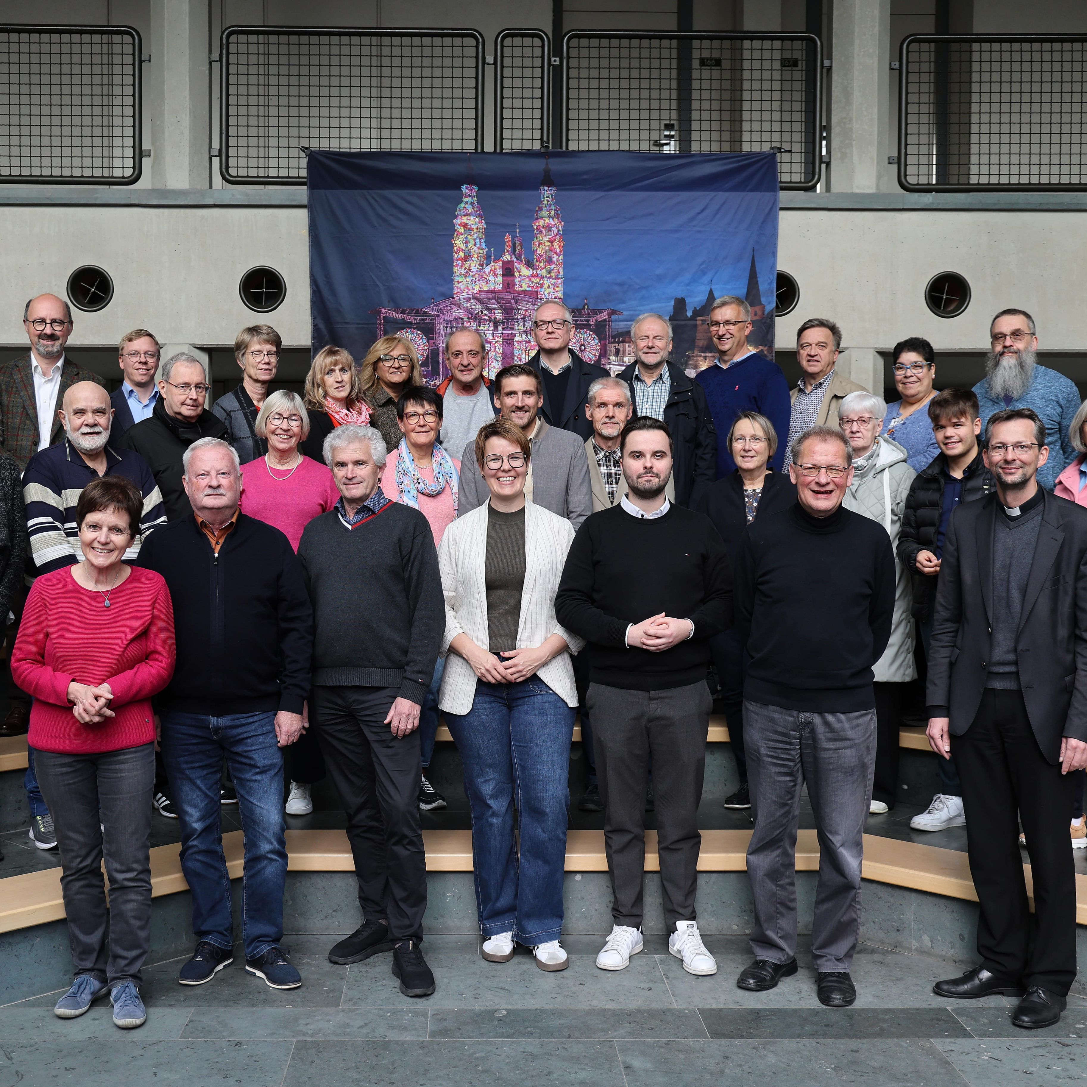 Die Mitglieder des Katholikenrates Fulda im Atrium des Bonifatiushauses Fulda.